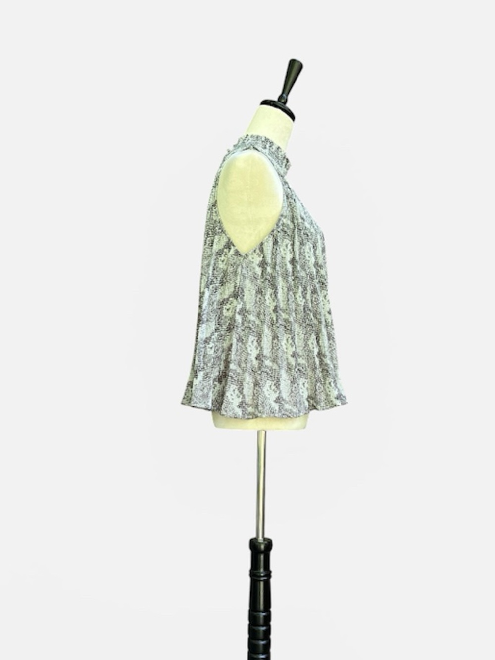 She + Sky Plissé Pleated Snakeskin Halter Neck Blouse Size Small - Picture 3 of 10